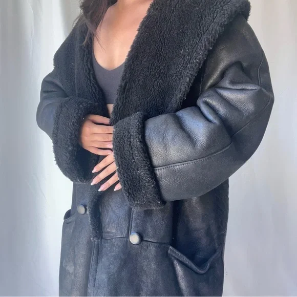 Vintage Black 100% Genuine Shearling Heavy Coat - Picture 4 of 6